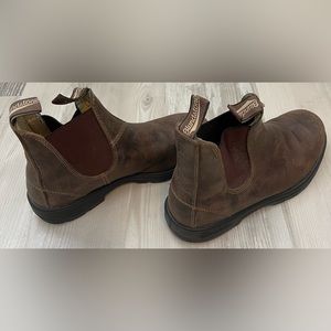 Blundstone Boots - rustic brown - men’s 8.5 Australian - classic 585